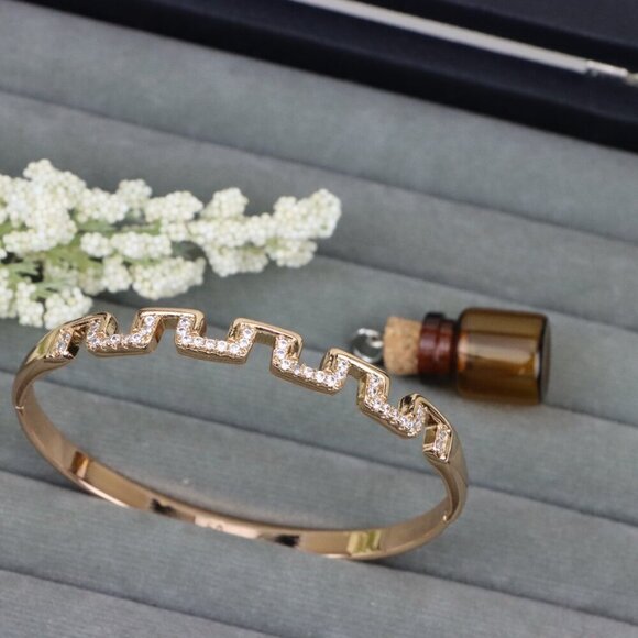 Geometric Rose Gold Bangle with Zig-Zag Diamond Design, XPBL0447 - Picture 11 of 11